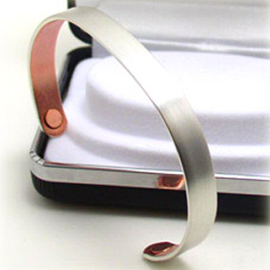 Sabona of London Kupfer-Magnet-Armband mit .999 Silber mattierter Oberflächenveredlung Samarium Cobalt Permanent Magnete à je 1800 Gauss 
